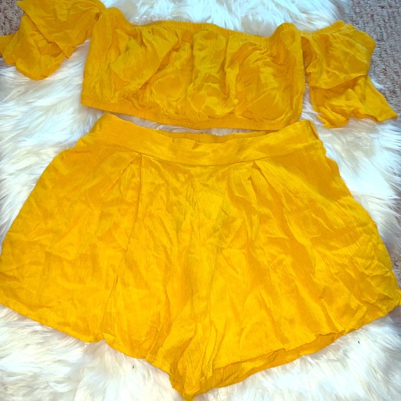 NWT Fashion Nova Two Piece Short Set - Picture 3 of 7